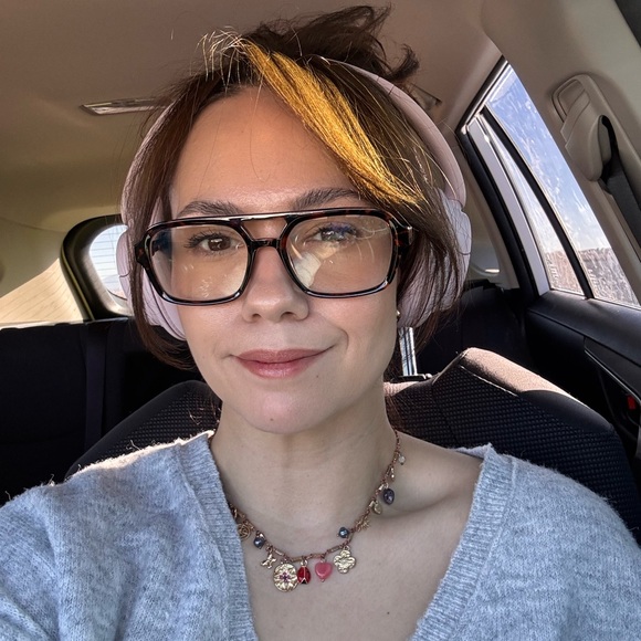 Meet your Posher, Racheline - Picture 2 of 4